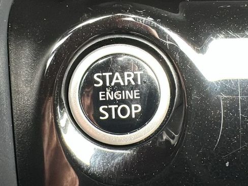 Used 2025 Nissan Versa SV FWD image 23