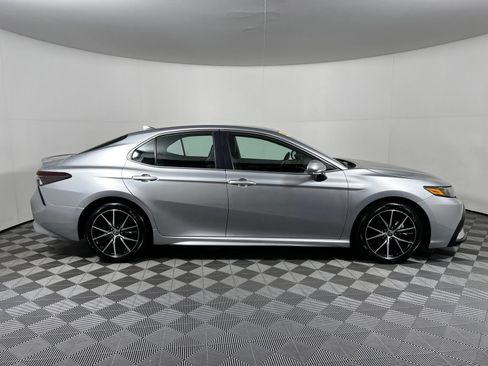 Certified 2024 Toyota Camry SE FWD image 4