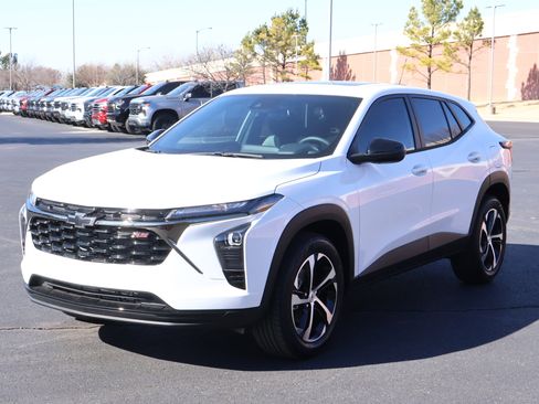 New 2026 Chevrolet Trax RS w/ Sunroof Package image 24