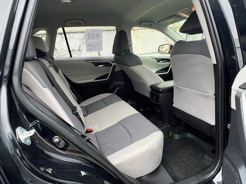Used 2020 Toyota RAV4 XLE w/ XLE Grade Weather Package image 27