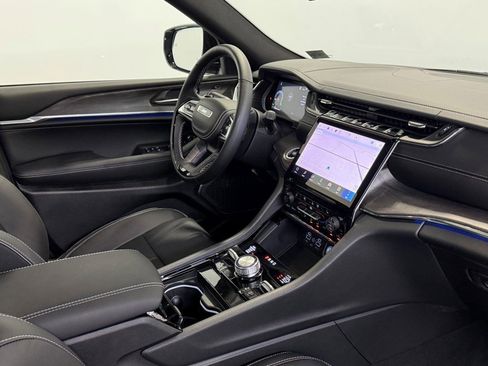 New 2025 Jeep Grand Cherokee Overland w/ Adv Protech Group III image 13