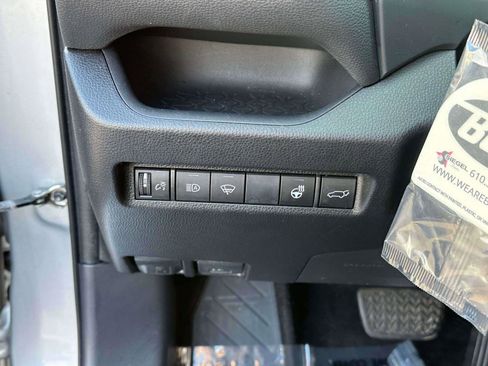 Used 2019 Toyota RAV4 XLE image 19