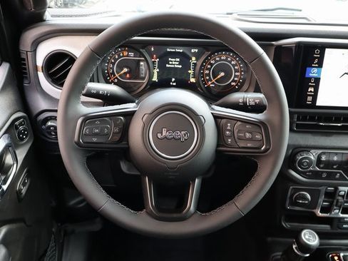 New 2025 Jeep Gladiator Sport image 17