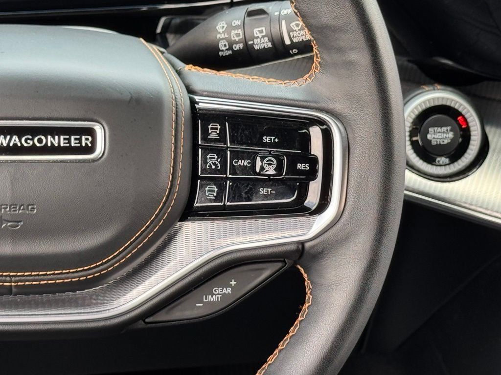 Used 2023 Jeep Grand Wagoneer Series III AWD/4WD image 30