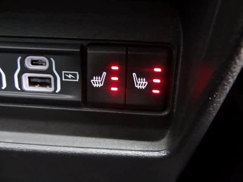 Used 2023 Jeep Grand Cherokee Limited image 13