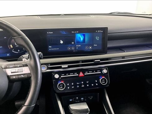 Certified 2025 Hyundai Santa Cruz Limited AWD/4WD image 6