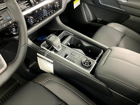 New 2026 Nissan Pathfinder SL AWD/4WD image 12