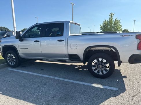 Used 2023 Chevrolet Silverado 2500 Custom w/ Custom Value Package AWD/4WD image 4