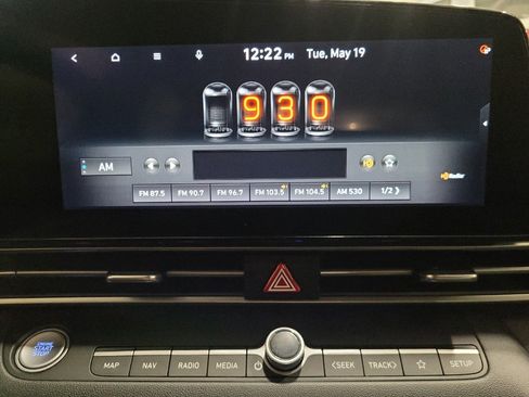 Used 2022 Hyundai Elantra Limited w/ Cargo Package FWD image 25