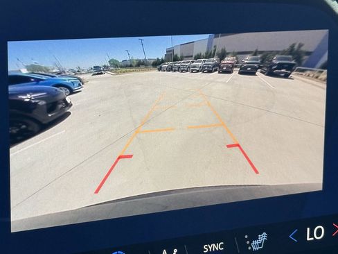 New 2026 Chevrolet Traverse LT image 15