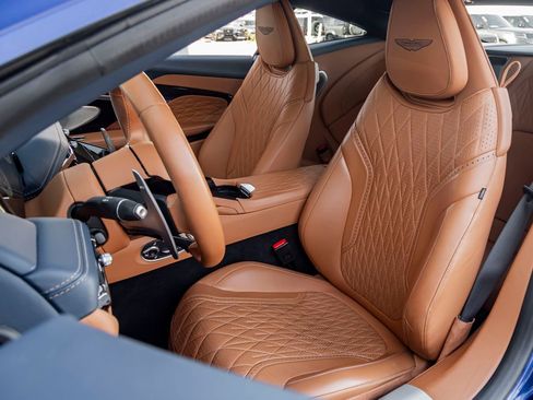 Used 2024 Aston Martin DB12 Coupe RWD image 12