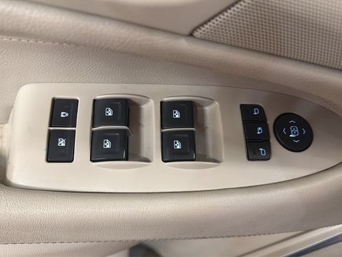 Used 2019 Cadillac Escalade Luxury AWD/4WD image 17