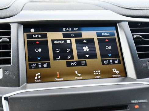 Used 2016 Lincoln MKS AWD image 29