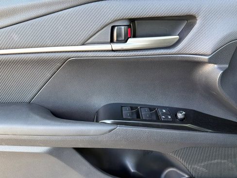 Used 2025 Toyota Camry SE FWD image 13