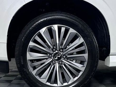 Certified 2025 INFINITI QX80 Sensory image 13