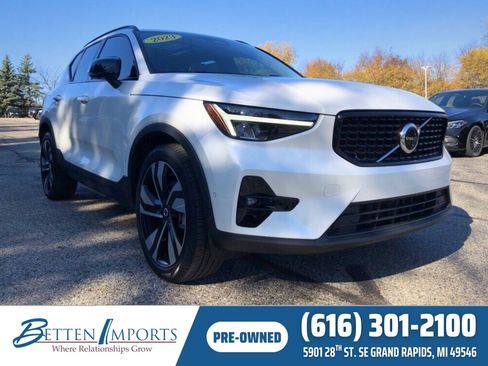 Used 2023 Volvo XC40 B5 Plus w/ Driver Assist Package image 1