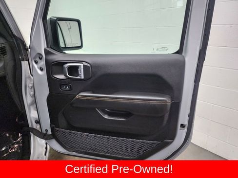 Certified 2024 Jeep Wrangler Unlimited Sahara w/ Technology Group AWD/4WD image 30