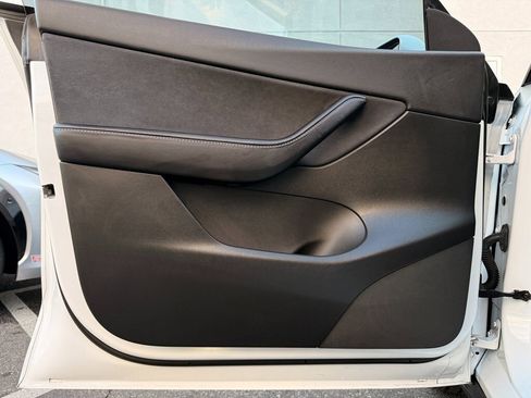 Used 2022 Tesla Model Y Performance image 27