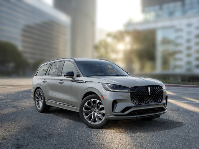 New 2027 Lincoln Aviator AWD image 5