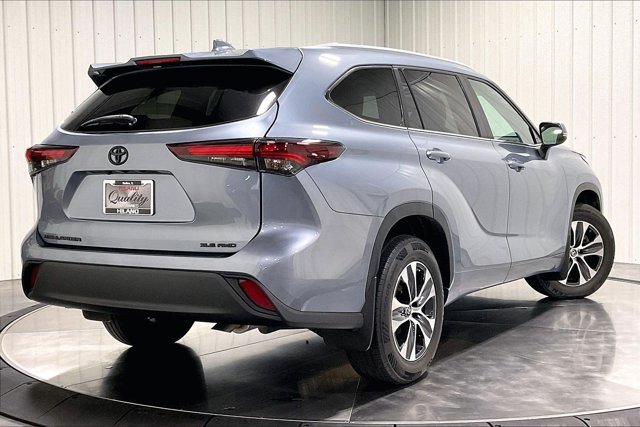 Certified 2024 Toyota Highlander XLE AWD/4WD image 14