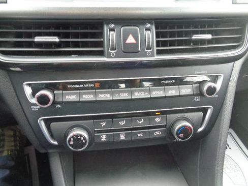 Used 2018 Kia Optima S w/ Panoramic Sunroof Package image 21