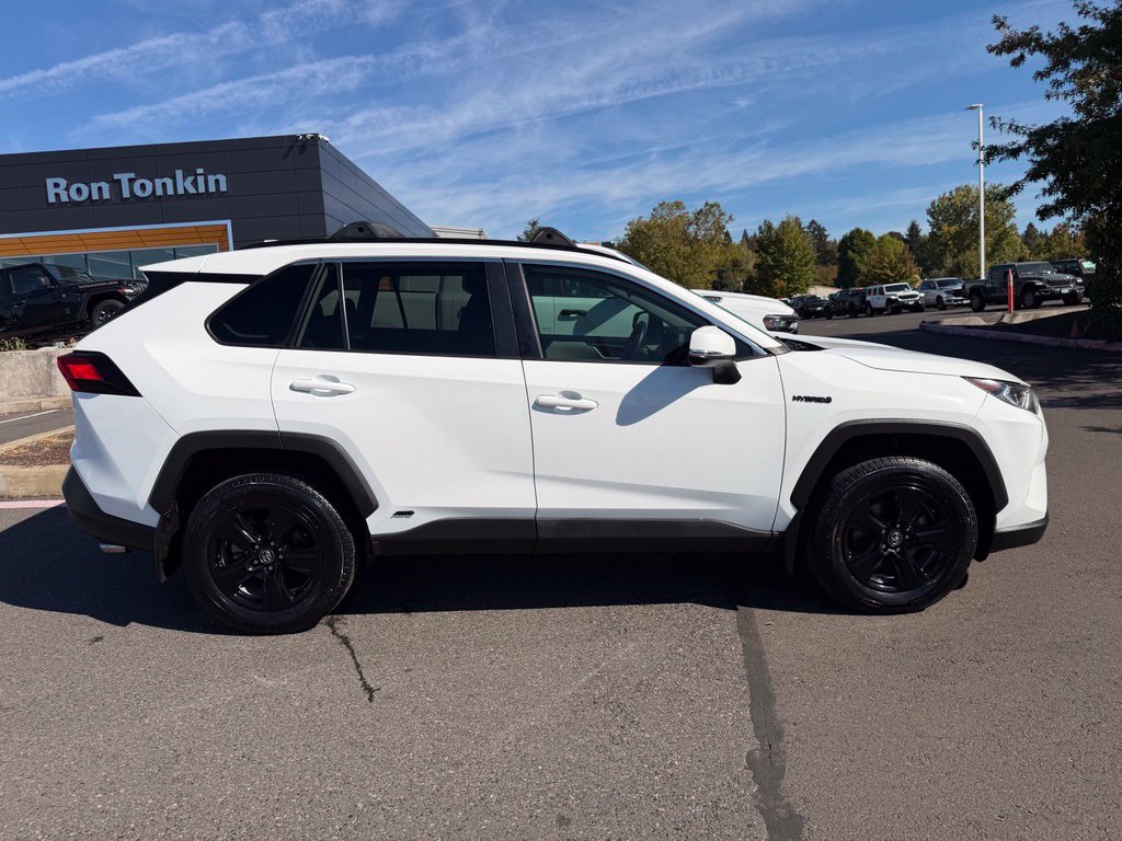 Used 2020 Toyota RAV4 XLE w/ XLE Grade Weather Package AWD/4WD image 8
