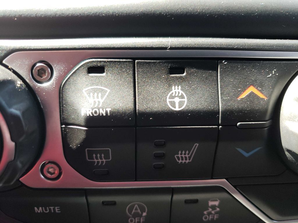 Used 2020 Jeep Gladiator Rubicon AWD/4WD image 15