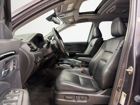 Used 2016 Honda Pilot Touring image 12