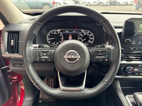 Used 2023 Nissan Pathfinder SL image 22