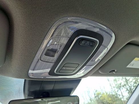 Used 2025 Hyundai Elantra SE image 26