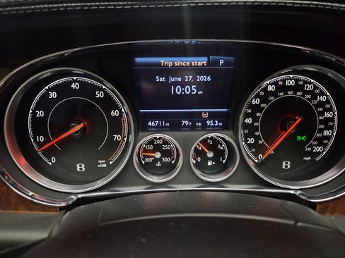 Used 2018 Bentley Flying Spur V8 AWD/4WD image 19