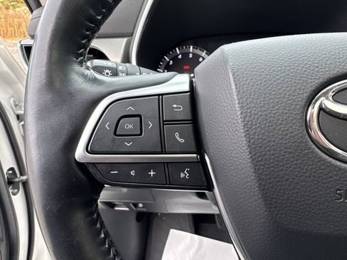 Used 2021 Toyota Highlander Limited image 25