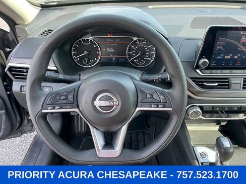 Used 2025 Nissan Altima 2.5 SV FWD image 10