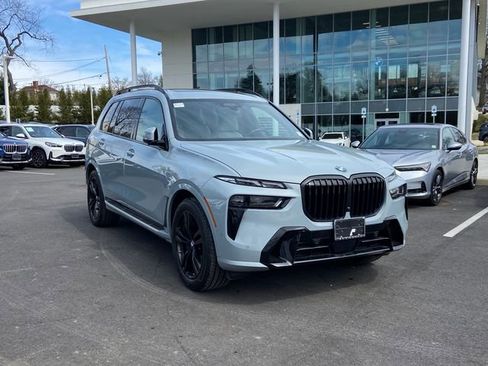 Certified 2023 BMW X7 xDrive40i w/ M Sport Package image 3