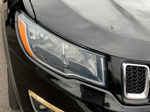 Used 2019 Jeep Compass Limited image 28