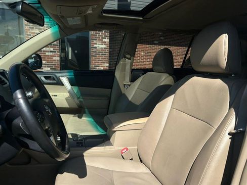 Used 2012 Toyota Highlander SE w/ Tow Pkg AWD/4WD image 20