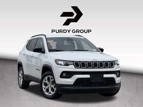 Used 2024 Jeep Compass Latitude image 1