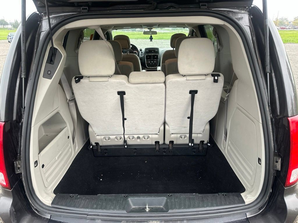 Used 2015 Dodge Grand Caravan SXT FWD image 9