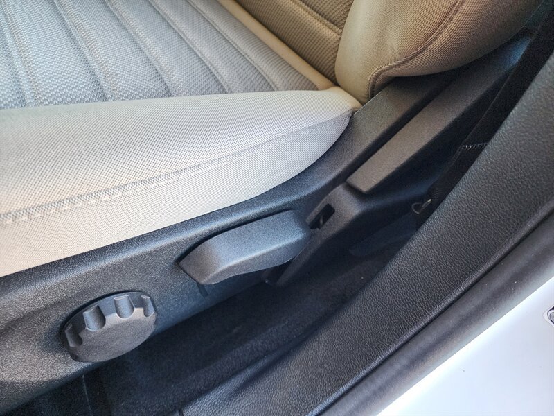 Used 2018 Ford Fusion S FWD image 22