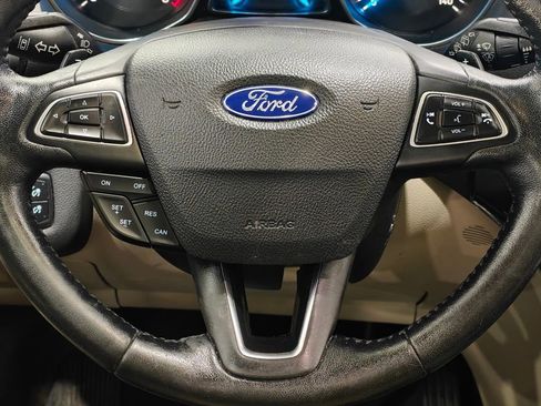 Used 2017 Ford Escape Titanium w/ Equipment Group 301A AWD/4WD image 6