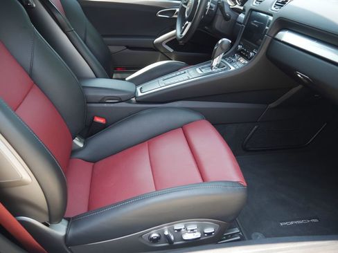 Certified 2024 Porsche 718 Cayman S RWD image 18