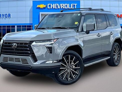Used 2024 Lexus GX 550 w/ Accessory Package (2T) AWD/4WD image 3