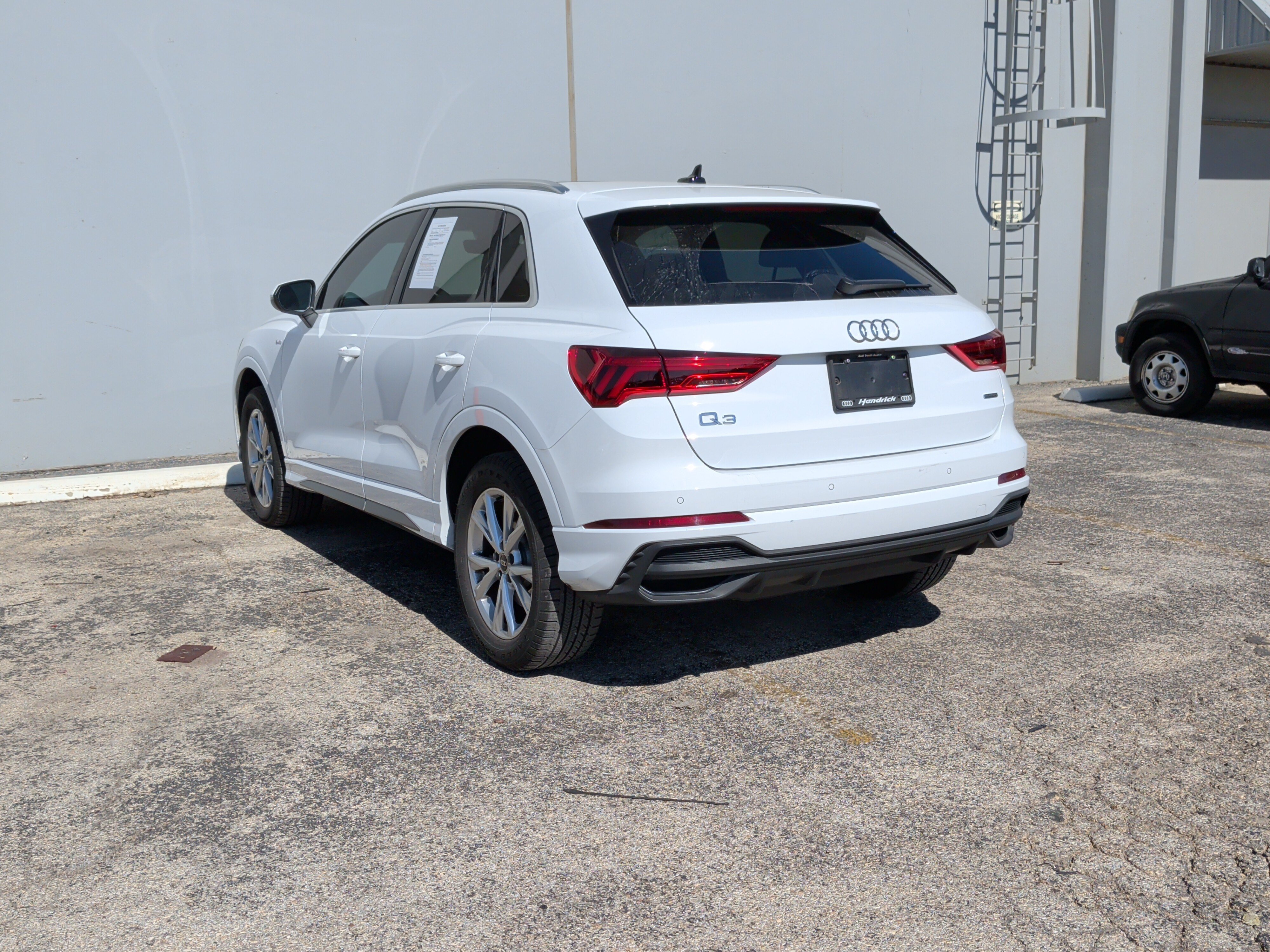 Used 2024 Audi Q3 2.0T Premium w/ Convenience Package AWD/4WD image 8