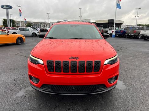 Used 2021 Jeep Cherokee Latitude Plus FWD image 2