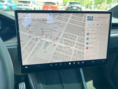Used 2024 Tesla Model X AWD/4WD image 21