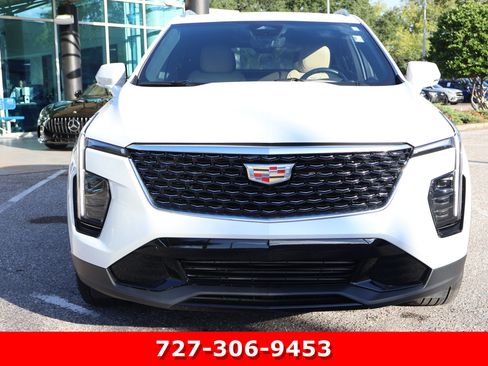 Used 2024 Cadillac XT4 Premium Luxury w/ Technology Package FWD image 12