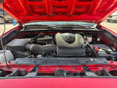 Used 2019 Toyota Tacoma TRD Sport RWD image 32