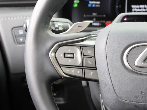 Used 2025 Lexus LX 700h Overtrail image 19