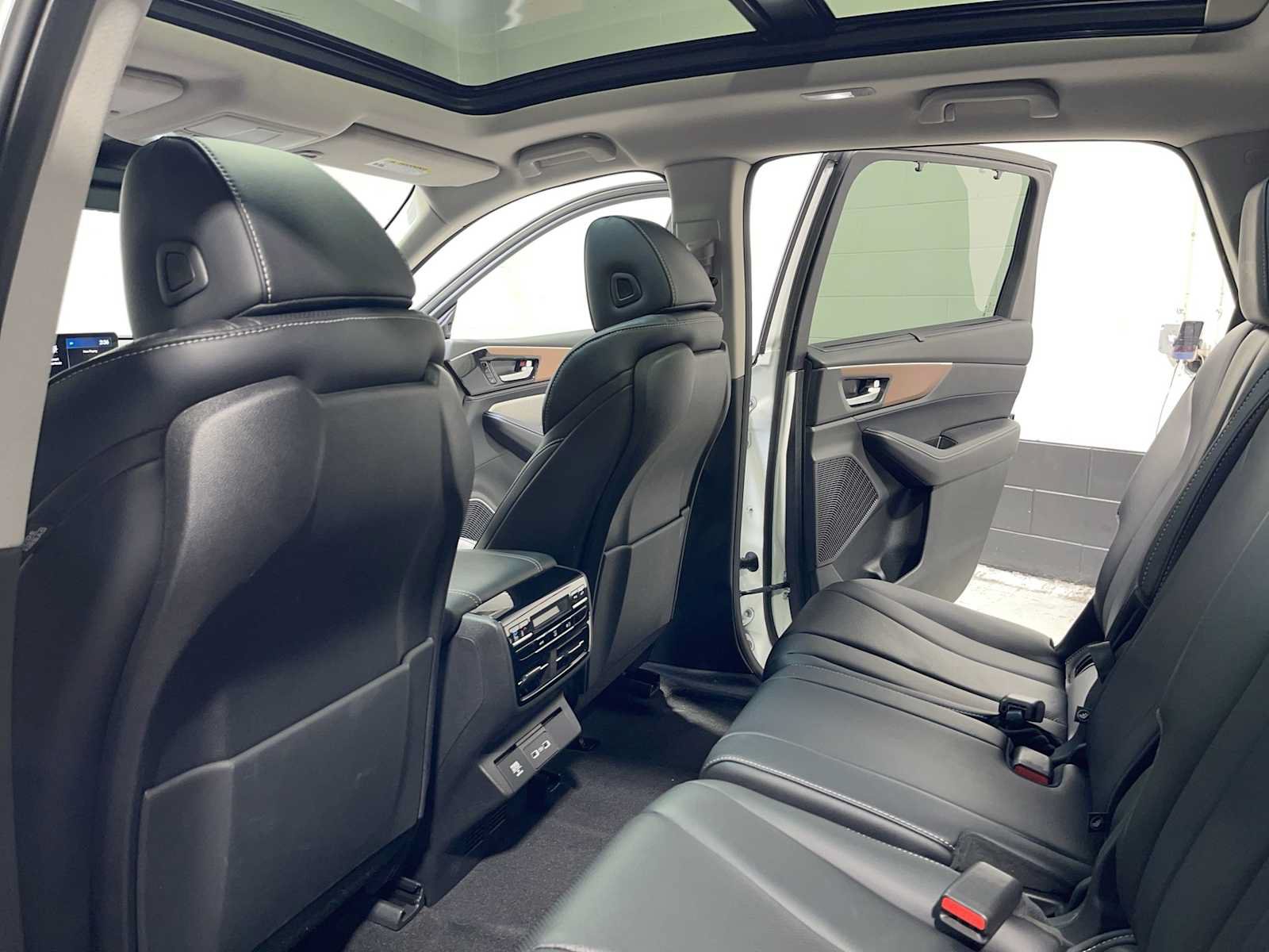 Used 2022 Acura MDX w/ Technology Package AWD/4WD image 11