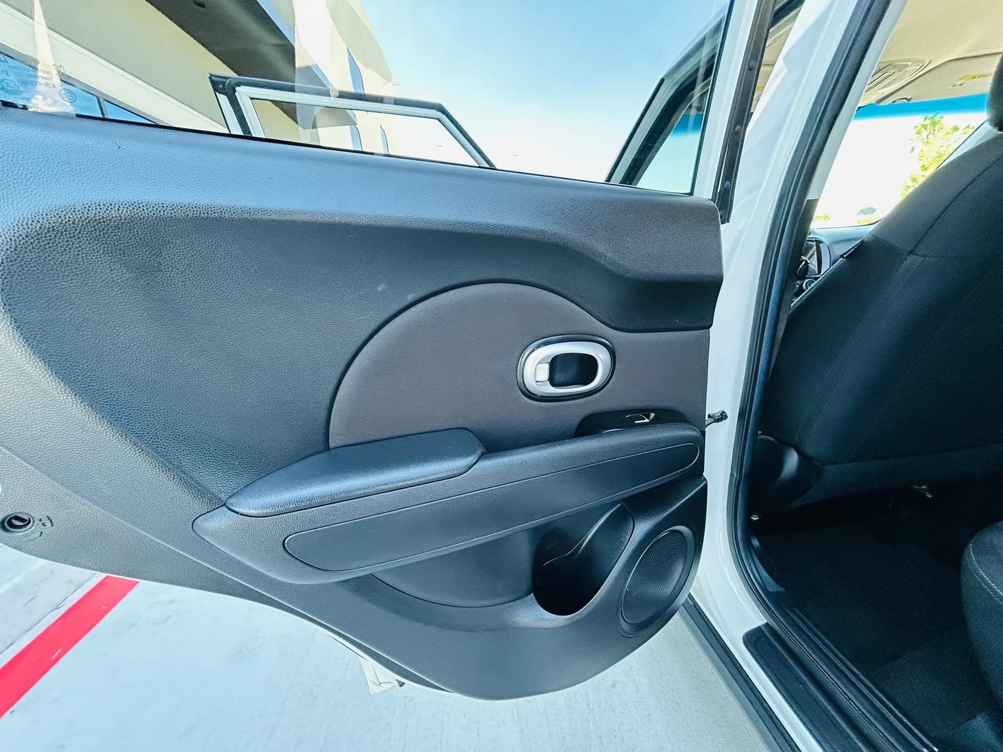 Used 2017 Kia Soul FWD image 17